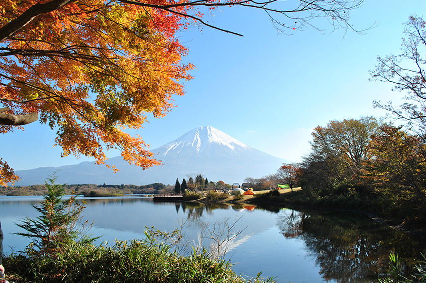 秋のドライブのおすすめスポット（2）田貫湖（静岡県）
